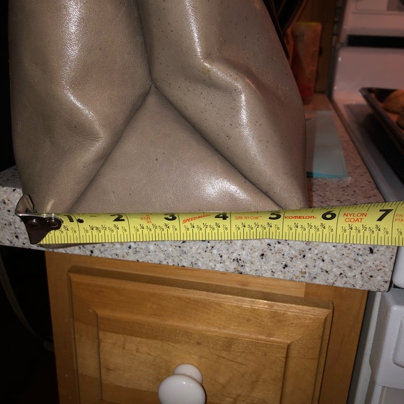 Coach grey leather handbag. - Picture 6 of 10